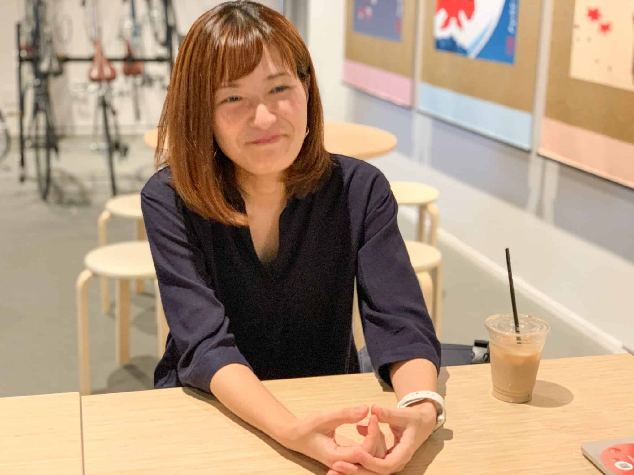 28歳“完全未経験”から独学でスタートアップを支えるリードデザイナーへ転身!実体験から学ぶ「評価されるデザイナー」になるコツとは|あゆみさん突撃インタビューvol.11