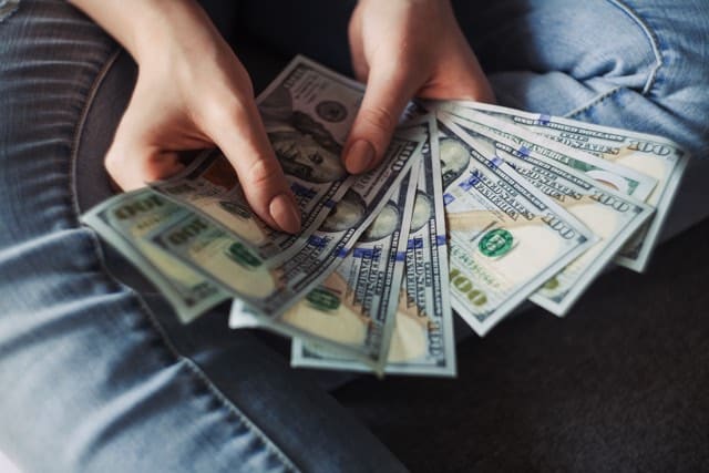 大学生がプログラミングを勉強すべき３つの理由【月収80万円稼ぐのも夢じゃない】